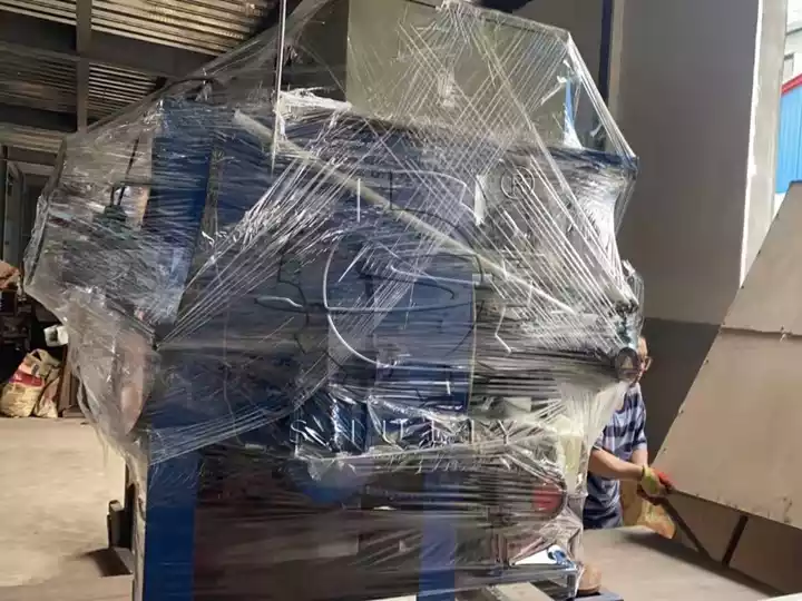 machine à cintres en fil plastifié