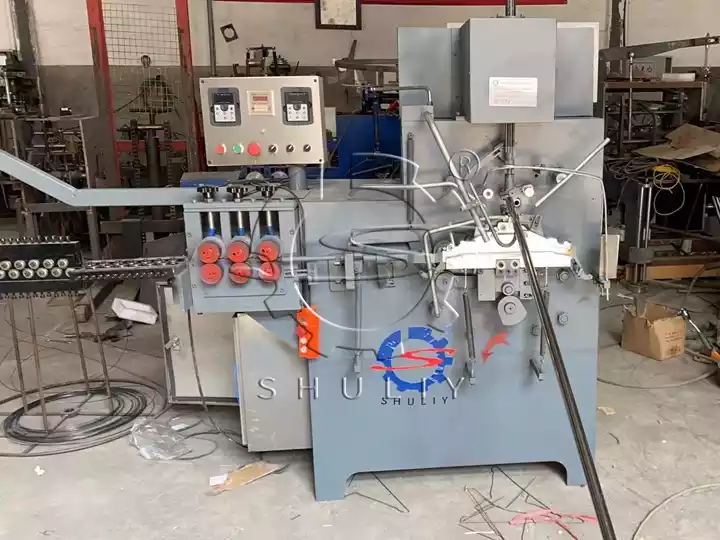 fast speed laundry hanger machine