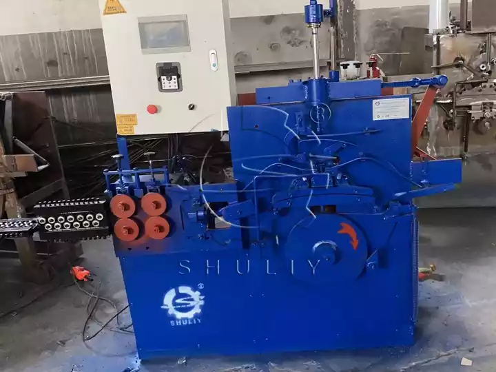 CNC hanger bending machine