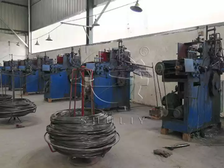 metal hanger manufacturing machine