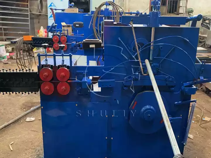 آلة تعليق الأسلاك المجلفنة