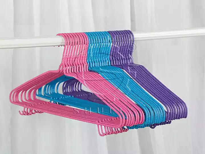 플라스틱 코팅 옷걸이