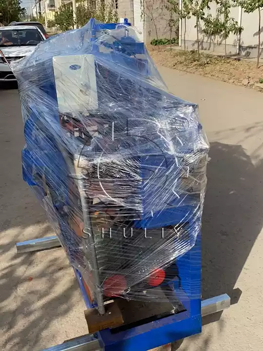 Maschine zur Herstellung von Drahtbügeln