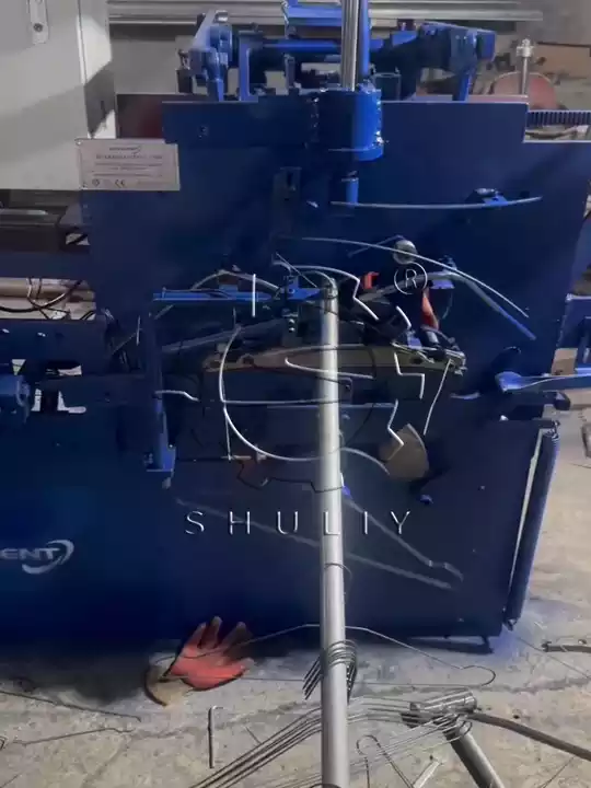 Maschine zur Herstellung von Kleiderbügeln aus Draht
