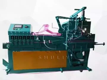 Machine à fabriquer des cintres